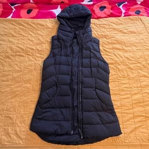 Lululemon Black Puffy Vest, size 4